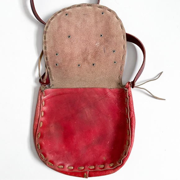 Vintage Distressed Butterfly Red Leather Over the Shoulder Bag - Picture 3 of 6